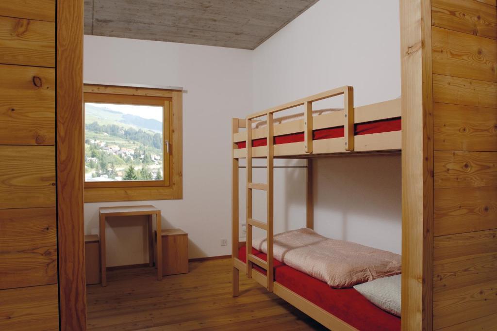 Scuol Youth Hostel Номер фото