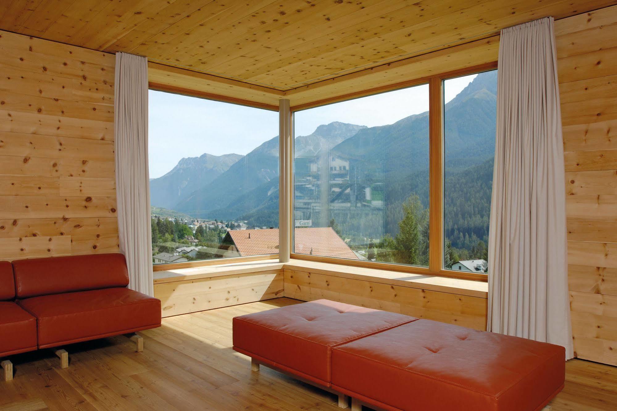 Scuol Youth Hostel Екстер'єр фото