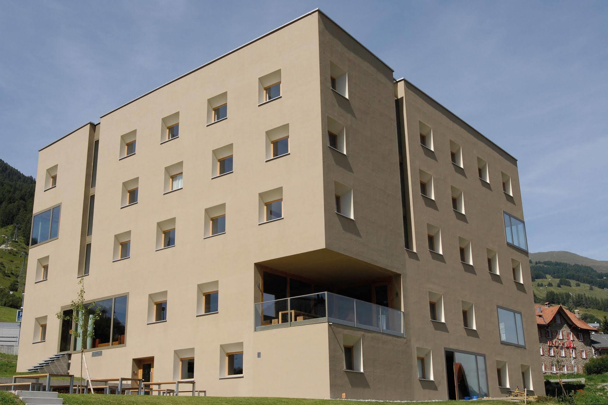 Scuol Youth Hostel Екстер'єр фото